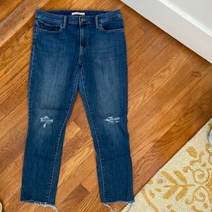 Levi slimming skinny jeans, size 31, gently worn